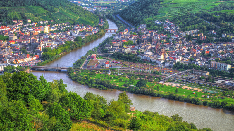 Vy �ver R�desheim och floden Rhein