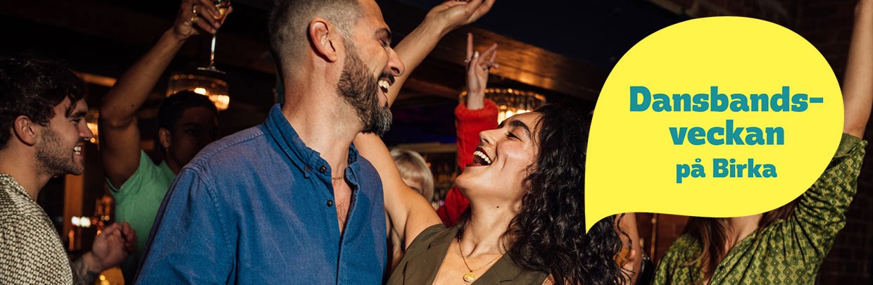 Folk dansar ombord Birka